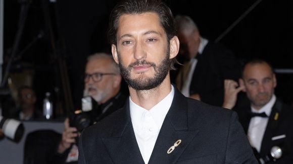 “Contrast Therapy” : Découvrez cette tendance bien être adoptée par Pierre Niney, qui l’aide peut-être à tenir le rythme pendant le Festival de Cannes
