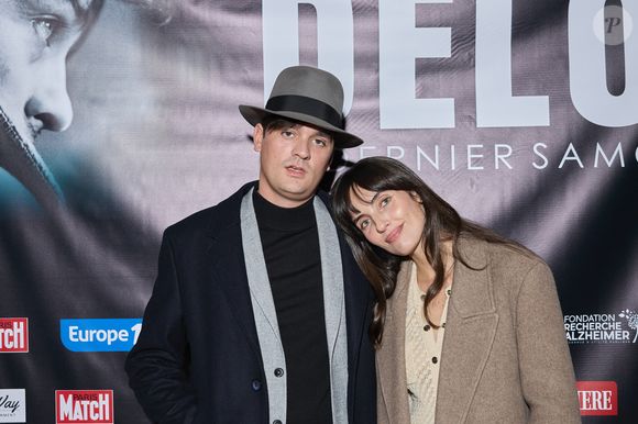 Exclusif - Alain-Fabien Delon et sa compagne Laura Bensadoun au photocall de la soirée Ciné-concert symphonique "Alain Delon, le dernier Samouraï" au Palais des congrès à Paris le 8 novembre 2024 le jour de son anniversaire.
© Jacovides / Moreau / Bestimage