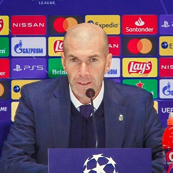 Zinédine Zidane est devenu le nouveau sélectionneur de l'équipe de France.

L'entraîneur-chef du Real Madrid Zinedine Zidane assiste à une conférence de presse de Ligue des Champions, Groupe B, match de football entre Shakhtar Donetsk et le Real Madrid au stade Olimpiyskiy de Kiev. PacificPressAgency / Bestimage