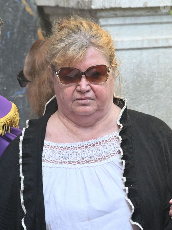 Violette Petrucciani (mère de Loana) - Obsèques de Loana Petrucciani dans la cathédrale Sainte-Réparate à Nice le 10 avril 2026. L'ancienne star de téléréalité a été retrouvée morte dans son appartement niçois par les autorités, le 25 mars dernier. © Bruno Bebert/Bestimage