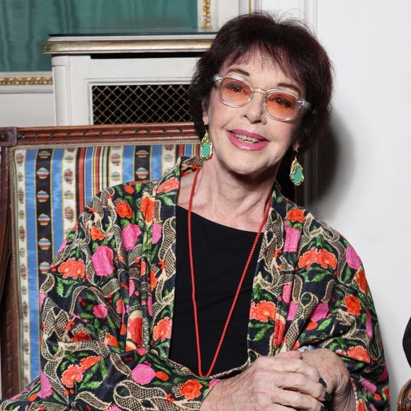 Elle a agrandi son jardin pendant des années, avant d’en réduire l’entretien.

Denis Guignebourg/BestImage lors de la remise des prix de l'académie Alphonse Allais à paris le 18 novembre 2025 dans les salons d'honneur de la SACD.
© Denis Guignebourg / Bestimage