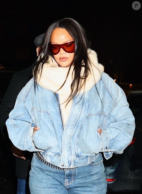 New York, NY Rihanna rejoint ASAP Rocky et les membres de ASAP Mob à l'Apollo Theater de New York pour une projection privée de la performance de l'album "Don't Be Dumb" de ASAP Rocky.



Sur la photo : Rihanna