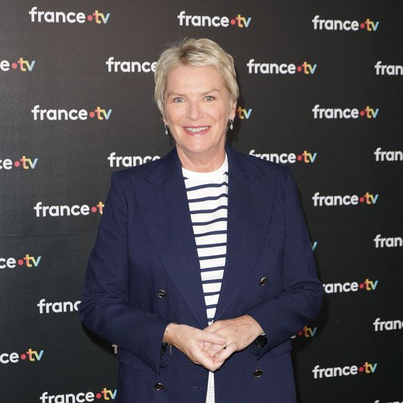 Élise Lucet au photocall de la conférence de presse de rentrée de France Télévisions à Paris, France, le 4 septembre 2024. © Coadic Guirec/Bestimage