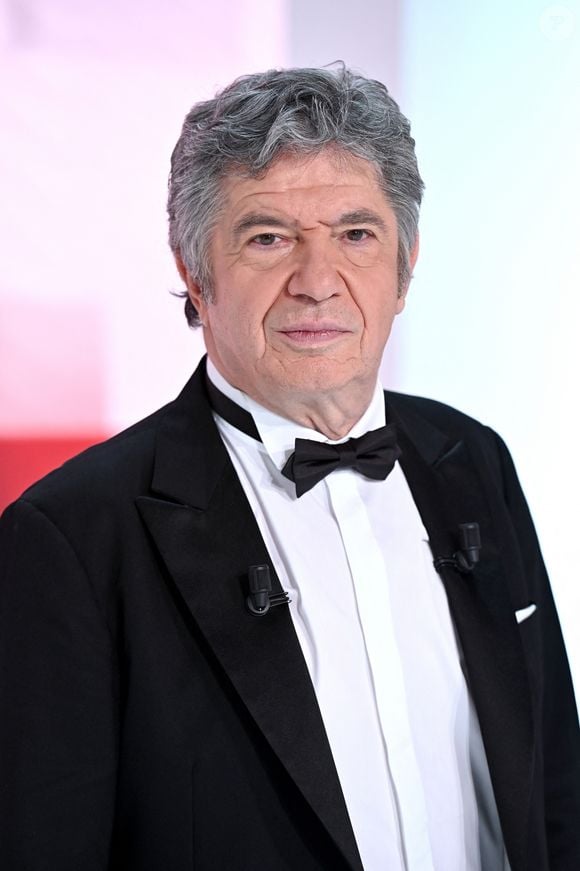 Mais il sera cependant prochainement de retour pour un épisode spécial

Exclusif - Lionnel Astier - Enregistrement de l'émission "Vivement Dimanche prochain", présentée par M.Drucker et diffusée le 13 mars sur France 2 © Guillaume Gaffiot / Bestimage