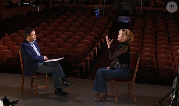 Exclusif - Clémentine Célarié lors de l'enregistrement de l'émission "Olympiascope" au théâtre Antoine, présentée par B.Montiel et diffusée le 2 mai 2025 sur Olympia TV, au théâtre Antoine à Paris, France, le 18 février 2025. © Denis Guignebourg/Bestimage