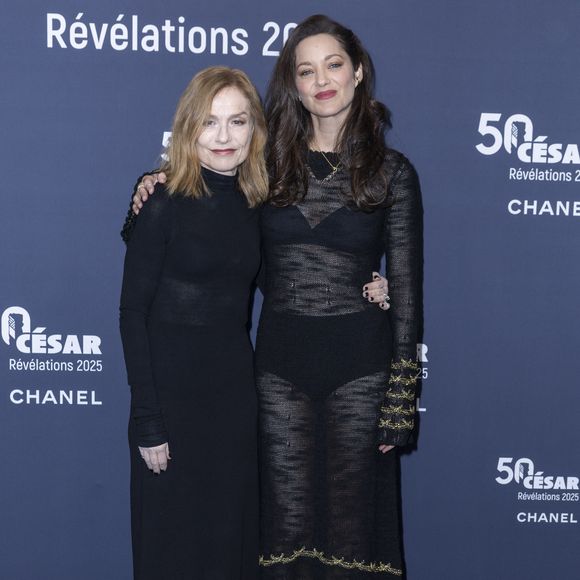 Isabelle Huppert et Marion Cotillard - Photocall de la soirée "Cesar Révélations 2025" au Trianon à Paris le 20 janvier 2025.

© Olivier Borde / Bestimage