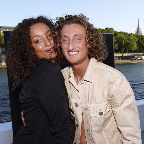 “Juste pour te dire à quel point être sobre a illuminé ma vie. je suis tellement plus impliquée et responsable dans mon travail”, indique Eleejah Noah

Exclusif - Joalukas Noah, sa soeur Eleejah lors de la soirée d'anniversaire de Joalukas Noah, fils de Yannick Noah et Isabelle Camus, pour ses 18 ans à Paris le 10 juin 2022.

© Cyril Moreau / Bestimage