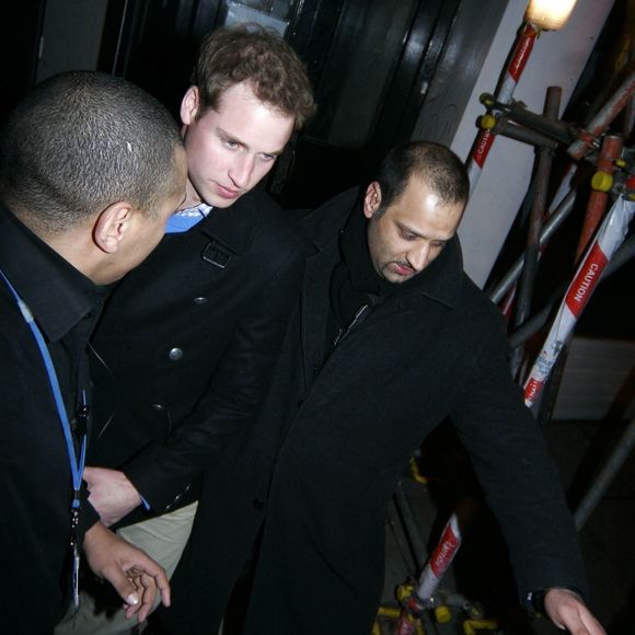 comme cette rupture qui a eu lieu en 2007

Archives - Kate Middleton et le prince William quittent le club "Boujis" à 30 minutes d'intervalle, le 8 février 2007. 

©Backgrid UK/ Bestimage