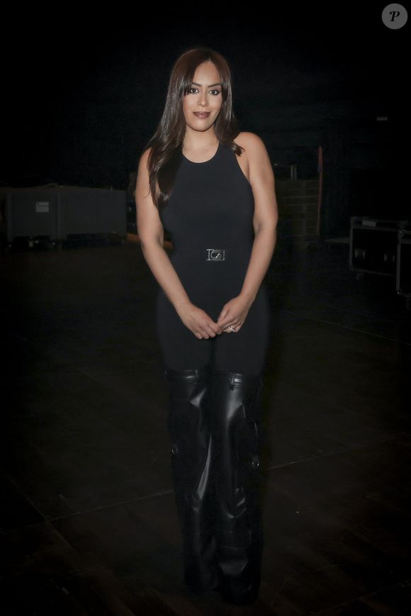 "Maintenant ils disent : 'on va pas s'emmerder avec elle c'est bon elle est HPI' mais avant c'était 'Mais qu'est-ce qu'elle est têtue."

Exclusif - Amel Bent - Backstage - Enregistrement de l'émission "Ce soir on chante pour l'Unicef, pour chaque enfant" à La Seine Musicale
© G.Gaffiot-J.Tribeca / Bestimage