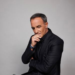 Proche de l'artiste, Nikos a salué sur Instagram la mémoire d'un "démiurge discret" et d'un "homme bon".

Exclusif - Nikos Aliagas - Studio avec les invités de l'enregistrement de l'émission "La chanson secrète N°14", présentée par Nikos Aliagas.

© Jacovides-Moreau/Bestimage