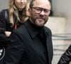 Mais si l’acteur a parlé de sa descendance, c’est surtout pour souligner la différence qu’il a pu constater entre leur manière de vivre et celle qu’il avait à leur âge.

27 novembre 2025. Kiefer Sutherland vu à la BBC Broadcasting House à Londres. GOFF  / BESTIMAGE