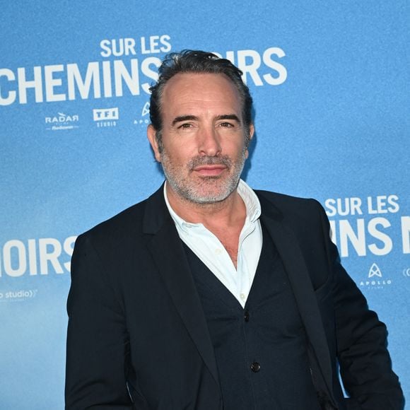 Jean Dujardin - Avant-première du film "Sur les chemins noirs" au cinema UGC Normandie à Paris le 13 mars 2023. © Coadic Guirec/Bestimage