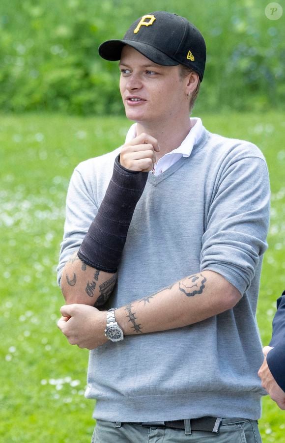 Marius Holby - La famille royale de Norvège participe à un match amical de football à Asker le 13 juin 2022.