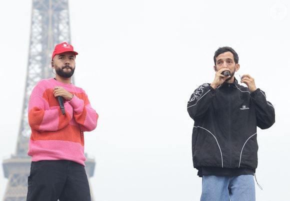 Malgré les refus passés, la porte reste ouverte et un accord demeure possible à l’avenir.

Bigflo et Oli (Florian et Olivier Ordonnez) lors du concert à l'occasion de l'opération "vacances de OUF, journée des oubliés des vacances" pour les 80 ans du Secours Populaire au Champ-de-Mars à Paris le 20 août 2025.

© Coadic Guirec / Bestimage