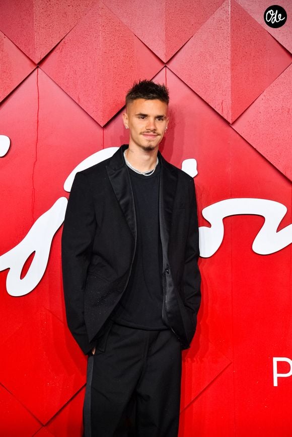 Le film raconte l’histoire d’un jeune tennisman visant un grand titre parisien.

Romeo Beckham - Photocall de la soirée des "British Fashion Awards 2023" au Royal Albert Hall à Londres, le 4 décembre 2023.
SGP / BESTIMAGE