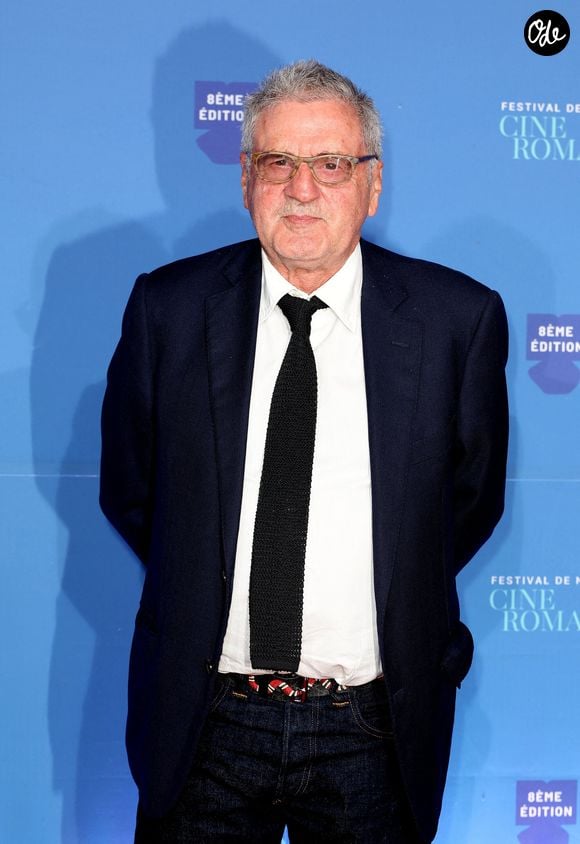 À 76 ans, le comédien sait désormais que certaines difficultés rencontrées durant sa jeunesse étaient liées à la dyspraxie.

Daniel Auteuil sur le tapis rouge lors de la 8ème édition du Festival Cinéroman à Nice le 2 octobre 2026. © Bruno Bebert / Dominique Jacovides / Bestimage
