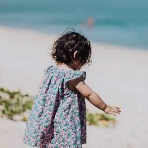 Sur Instagram, elle écrit : "Bonne fête à toutes les mamans, premier cadeau de ma fille réalisé à l’école, un joli cadre avec mon dessin offert dans une grande et belle enveloppe avec des dessins de chaque côté"

Exclusif  - Fabienne Carat et sa fille Céleste profitent d'une journée à la plage sur l'île de la Réunion où Fabienne tourne un épisode de la série "Section de Recherches" le 8 juin 2023. © Jules Legros / Bestimage