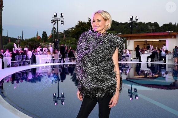 "Je suis tellement heureuse, je suis envahie. C’est tous les jours je me rends compte", explique-t-elle. 

Adriana Karembeu - 11ème édition du Gala de charité de Patrick Mouratoglou à la Mouratoglou Academy & Resort à Biot le 21 juin 2025. Ce gala de prestige réunit chaque année les grandes figures du sport, du divertissement et de nombreux donateurs, mobilisés pour soutenir les jeunes talents du tennis mondial. © Bruno Bebert/Bestimage