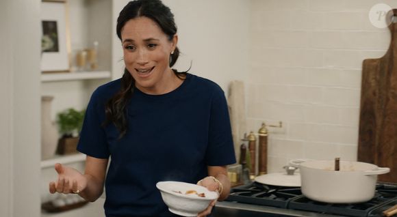 Le prince Harry fait une apparition surprise dans les dernières scènes de l'émission festive de Meghan Markle sur Netflix.

Crédit : Netflix