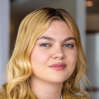 "J'essaye d'avancer" : Qu'est-ce que la dysmorphophobie que Louane vit au quotidien ?