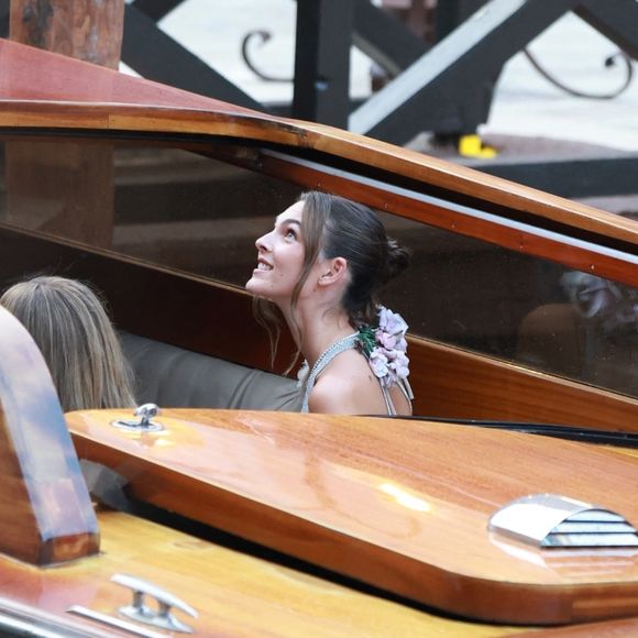 Venise, Italie -  Leonardo DiCaprio arrive avec Vittoria Ceretti au mariage de Jeff Bezos le 26 juin 2025.



Photo : Backgrid USA / Bestimage