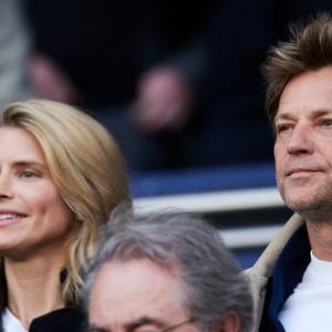 Alice Taglioni et son compagnon Laurent Delahousse - Célébrités dans les tribunes de la demi-finale retour de Ligue des champions entre le PSG face au Borussia Dortmund (0-1) au Parc des Princes à Paris le 7 mai 2024. © Cyril Moreau/Bestimage