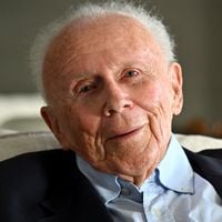 Philippe Bouvard : Que sait-on de Nathalie et Dominique, ses deux filles aux carrières bien distinctes ?