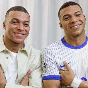 Kylian Mbappé découvre sa statue de cire dans sa résidence à Madrid le 13 mars 2025. 

© Ben Gregory-Ring / Madame Tussauds London via Bestimage