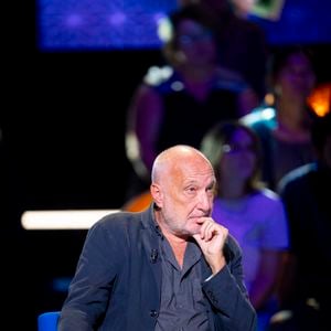François Berléand lors de l'enregistrement de l'émission "La Boîte à secrets", présentée par F.Bollaert et diffusée le 26 septembre 2025 sur France 3, dans les studios du Lendit à Saint-Denis, Seine Saint-Denis, France, le 8 septembre 2025.

© Pierre Perusseau/Bestimage