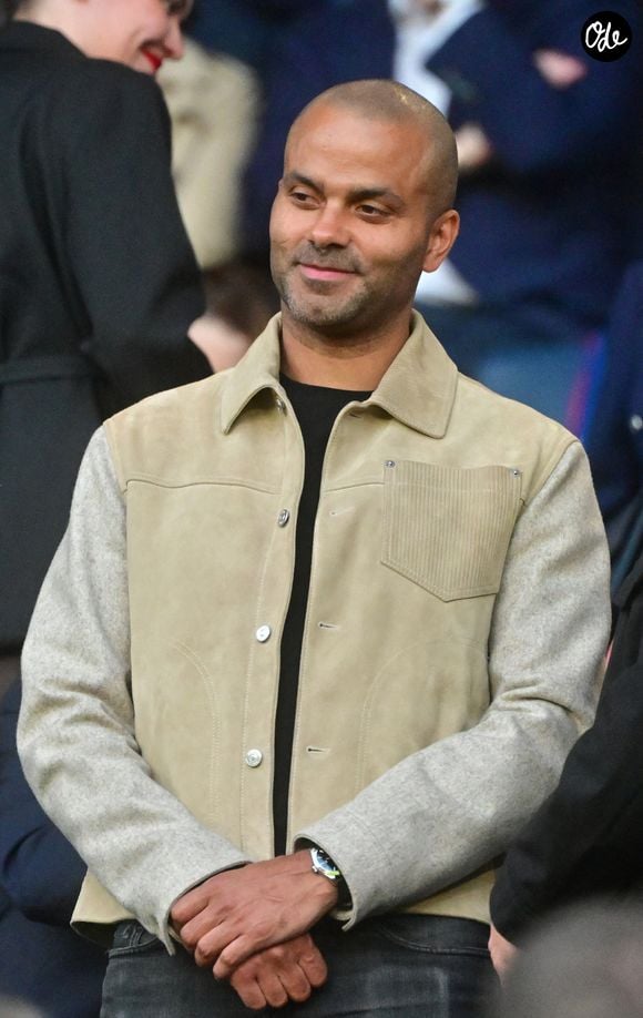 Tony Parker - Les célébrités dans les tribunes lors du match aller de la demi-finale de la Ligue Des Champions (LDC) "Paris Saint-Germain (PSG) - Bayern Munich (5-4)" au Parc des Princes.
© Christian Liewig/Bestimage