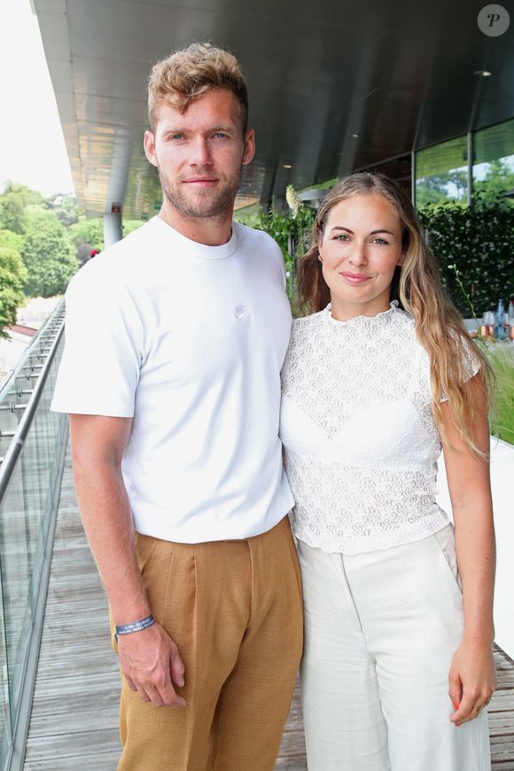 Exclusif - Kevin Mayer (Athlète français) et sa femme Delphine - Célébrités au Déjeuner France TV lors des Internationaux de France de Tennis de Roland Garros 2023 - Jour 15 à Paris le 11 Juin 2023. 

© Bertrand Rindoff / Bestimage