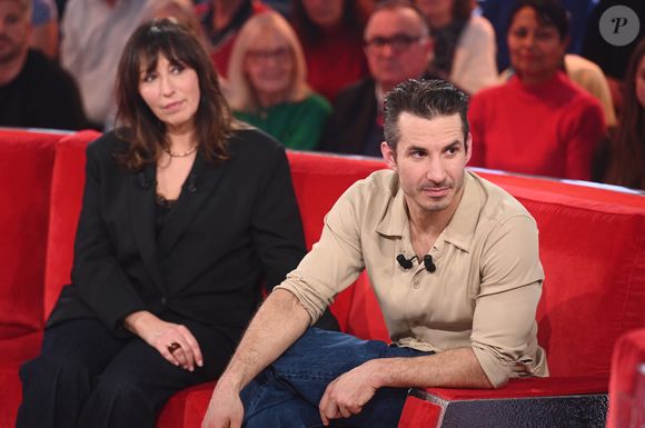 Karina Marimon et Jeremy Ferrari lors de l'enregistrement de l'émission "Vivement dimanche" au studio Rive Gauche, présentée par M.Drucker avec une diffusion sur France 3 le 8 mars 2026, à Paris, France, le 25 février 2026. © Guillaume Gaffiot/Bestimage