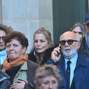 Gérard Jugnot, Thierry Lhermitte, quittant la cérémonie des funérailles de l'acteur français Michel Blanc à l'église Saint Eustache à Paris, France, le 10 octobre 2024. Il est décédé le 4 octobre à la suite d'une crise cardiaque consécutive à un choc anaphylactique. Michel Blanc était connu pour son rôle du célibataire maladroit Jean-Claude Dusse dans le film "Les Bronzés" de 1978. Photo par Franck Castel/ABACAPRESS.COM