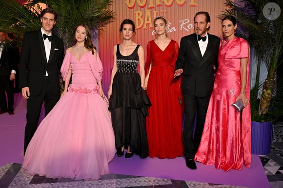 Ben Sylvester Strautmann, sa compagne, la princesse Alexandra de Hanovre, Charlotte Casiraghi, Béatrice Borroméo, Andréa Casiraghi et sa femme Tatiana Santo Domingo durant la 69ème édition du Bal de la Rose, à Monaco, le 29 mars 2025.

Photo : Bruno Bebert / Pool Monaco / Bestimage