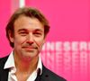 En effet, il confie en interview avoir été recruté pour interpréter un nouveau personnage dans le feuilleton "Un si grand soleil" sur France 3.

Patrick Puydebat  au photocall de la seconde soirée du  festival Canneseries saison 3 au Palais des Festivals à Cannes, le 10 octobre 2020. 


© Bruno Bebert / Bestimage