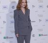 Pour le Festival du cinéma chinois, l’actrice a misé sur un élégant costume gris très applaudi.

Le 7 avril 2026, Rome, Italie : Isabelle Huppert assiste au photocall de la soirée d'ouverture de la 16ème édition du festival "Rendez-vous" (Credit Image : © Emanuela Vertolli/SOPA Images via ZUMA Press / Bestimage Wire / Bestimage)