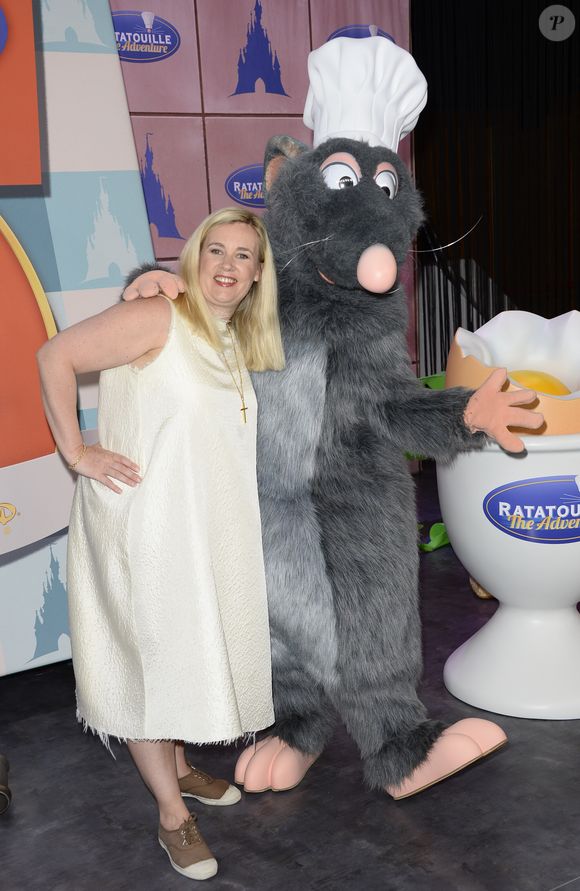 Hélène Darroze et ses filles Charlotte et Quiterie lors de la présentation en avant-première de la nouvelle attraction "Ratatouille : L'aventure totalement toquée" à Disneyland Paris à Marne-la-Vallée, le 21 juin 2014. Crédit Coadic Guirec / Bestimage