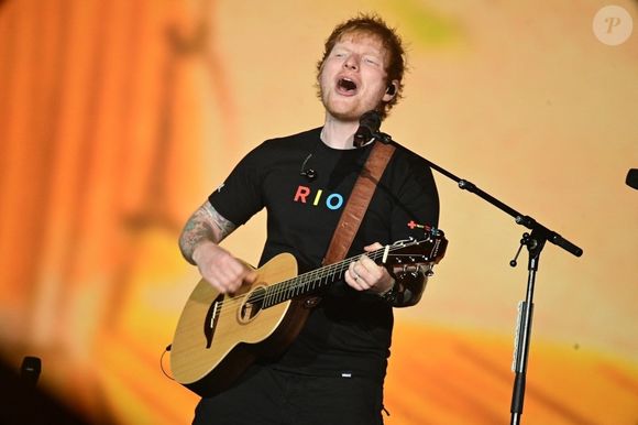 De quoi rendre heureux ses fans qui n'ont pas pu avoir de places pour ses concerts - il est actuellement en tournée dans six villes indiennes. 

Ed Sheeran au Rock in Rio Festival.

Backgrid USA / Bestimage