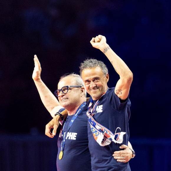 Luís Campos, Luis Enrique - Les joueurs du PSG célèbrent leur titre de Champion d'Europe au Parc Des Princes à Paris, le 1er juin 2025.
© Cyril Moreau/Bestimage