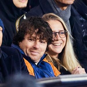 on apprend que l'ancienne star de "Top Chef" est en couple depuis de longues années.

Jean Imbert - Célébrités assistent au match de Ligue des champions entre le PSG et Manchester City (4-2) au Parc des Princes à Paris le 22 janvier 2025. © Cyril Moreau/Bestimage