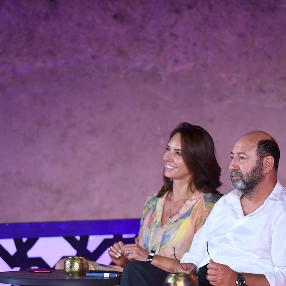 Exclusif - Kad Merad et sa compagne Julia Vignali lors de la soirée du grand gala du "Marrakech du Rire 2022" pour la 10ème édition au palais El Badiî à Marrakech, Maroc, le 18 juin 2022. © Rachid Bellak/Bestimage