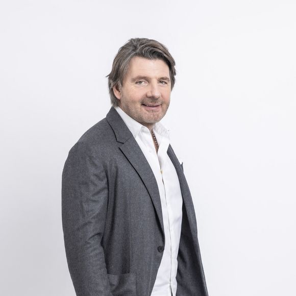 Après avoir coanimé "Top Gear France" sur RMC Découverte pendant huit saisons, il avait même lancé sa propre émission radio, "Lellouche à l'affiche", sur RMC en 2019...

Exclusif - Philippe Lellouche - Jour 3 - Studio - Enregistrement de l'émission "Le grand restaurant,  la guerre de l’étoile », diffusée le 15 décembre sur M6
© Cyril Moreau / Bestimage
