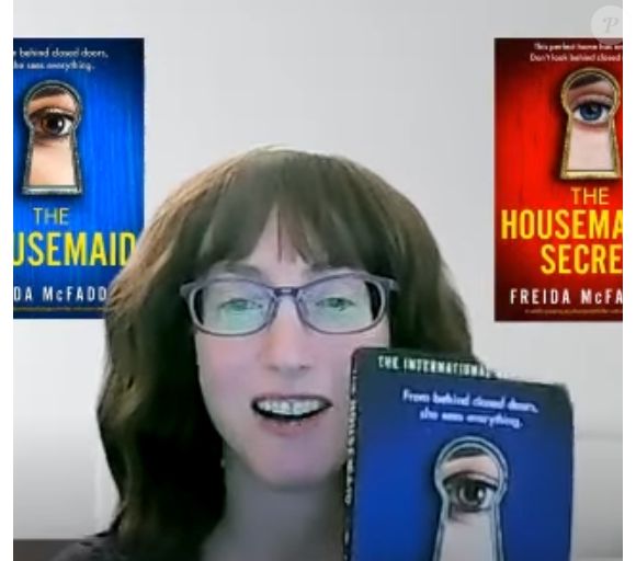 Freida McFadden mise à l'honneur via la chaîne YouTube - Novel Suspects - (Capture d'écran).