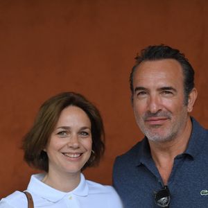 La mère des filles de Jean Dujardin vient de se lancer dans une nouvelle aventure...

Jean Dujardin, Nathalie Péchalat assistent aux Internationaux de France 2023 à Roland Garros le 11 juin 2023 à Paris, France. Photo par Franck Castel/ABACAPRESS.COM