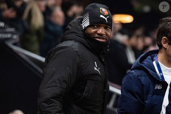 Tristesse, colère, et même honte de ne pas avoir pu finir sa carrière comme il l'espérait à Rennes... Steve Mandanda a alors côtoyé la dépression.

Steve Mandanda (Stade Rennais) - Match de Ligue 1 McDonald's "Rennes - Lille (0-2)" au Roazhon Park, le 16 février 2025.