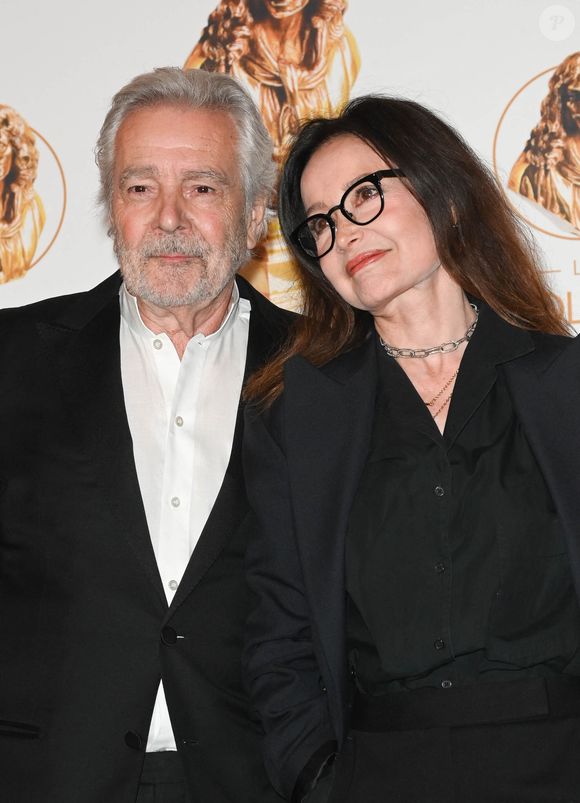 Pierre Arditi, Evelyne Bouix au photocall de la 33ème cérémonie des Molières aux Folies Bergère à Paris le 30 mai 2022.

© Coadic Guirec / Bestimage