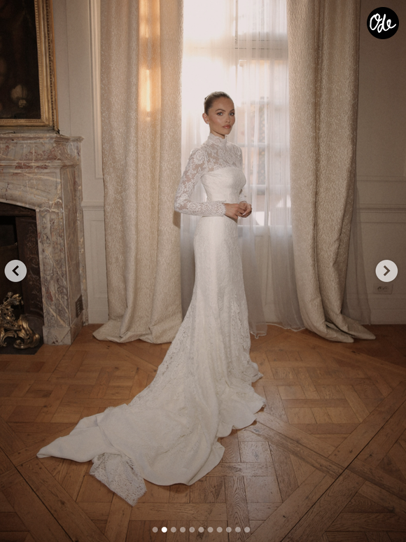 La création sur mesure a nécessité 240 heures de travail et plus de 30 mètres de dentelle française.

Capture Instagram - Thylane Blondeau