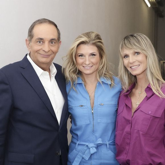 Laurent Fontaine, Sandrine Arcizet, Elodie Ageron, en backstage de l’émission « TPMP » La dernière sur C8,  présentée par C.Hanouna et diffusée en direct sur C8, Paris, France, le 27 fevrier 2025. © Jack Tribeca / Bestimage