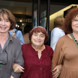 Thérèse Liotard était connue pour avoir tourné dans des films comme "La Gloire de mon père" et "Le château de ma mère"
Thérèse Liotard, Agnes Varda et Valérie Mairesse lors de l'avant-première de la ressortie en salles du film "L'une chante l'autre pas", réalisé par Agnés Varda, en 1976. Elles sont au cinéma Etoile Saint Germain, à Paris, le 3 juillet 2018.
Photo par © Denis Guignebourg/Bestimage