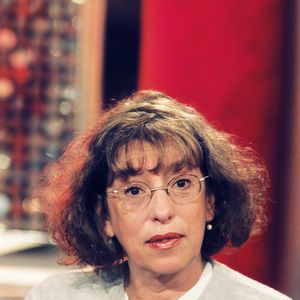 Archives - La comédienne Anémone lors de l'émission "Vivement Dimanche" à Paris, le 16 novembre 2001.